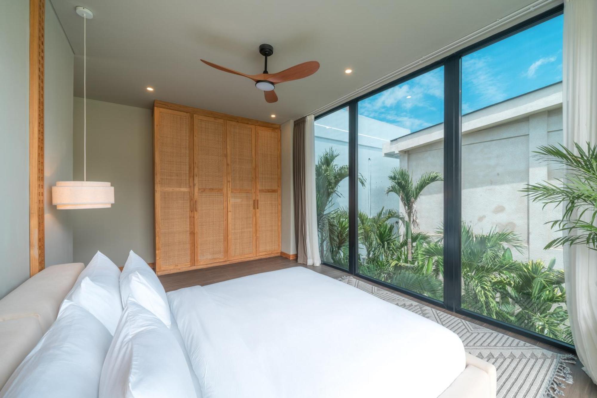 Villa Amanora - Magnificent 5Br Villa In Berawa Close To The Beach Canggu  Exterior photo